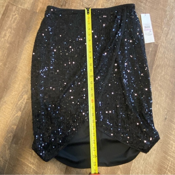 NWT Calvin Klein Black Sequin Skirt Size 6 - Picture 6 of 8